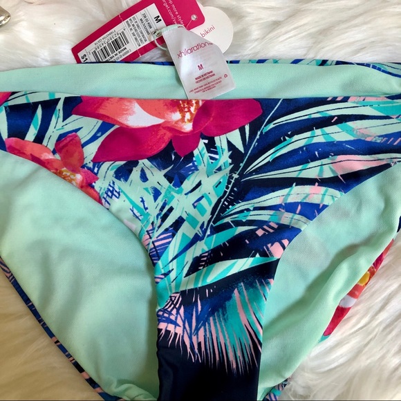 Sale 🧨 
Vibrant Tropical Print Bikini Bottoms. - Picture 2 of 4